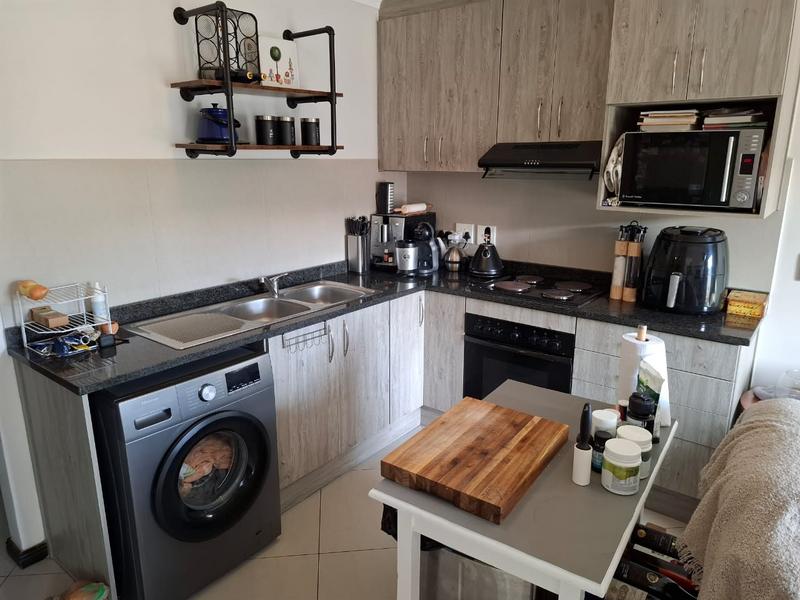 2 Bedroom Property for Sale in Buhrein Western Cape